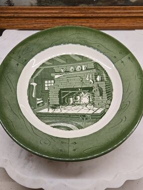 Vintage Green/Cream Colonial Homestead Dinner Plates Set Of 4